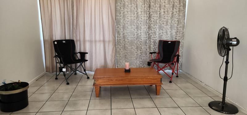 2 Bedroom Property for Sale in Goodwood Central Western Cape